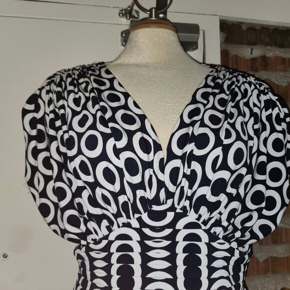 Joseph Ribkoff Tank Top Bodice Ruched Pleated Black White Circles Size 10 - Picture 3 of 9